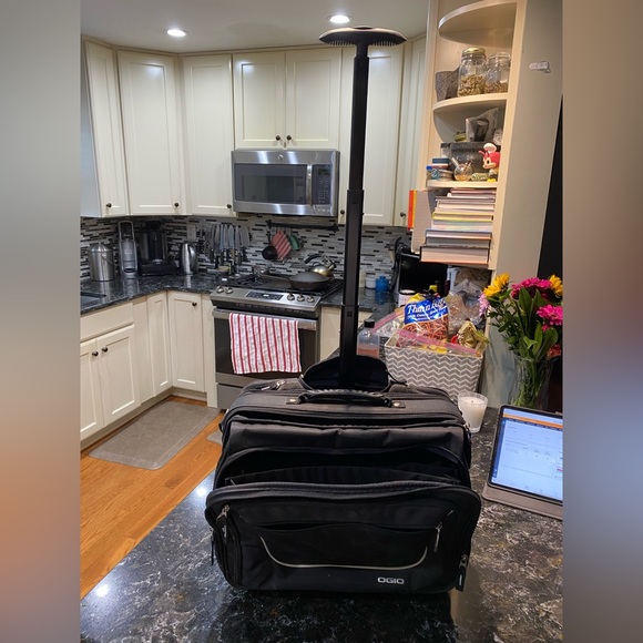 OGIO custom Lucin laptop/MacBook wheeled bag with telescoping handle - Picture 2 of 5